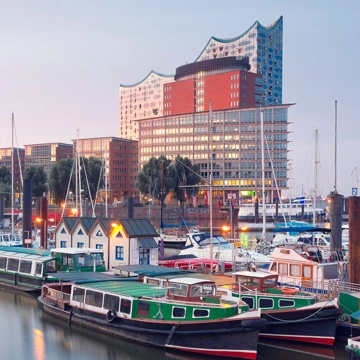 hamburg brücke und skyline