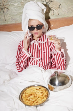 Lands' End - Social Media