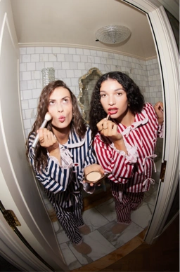 Lands' End - Social Media