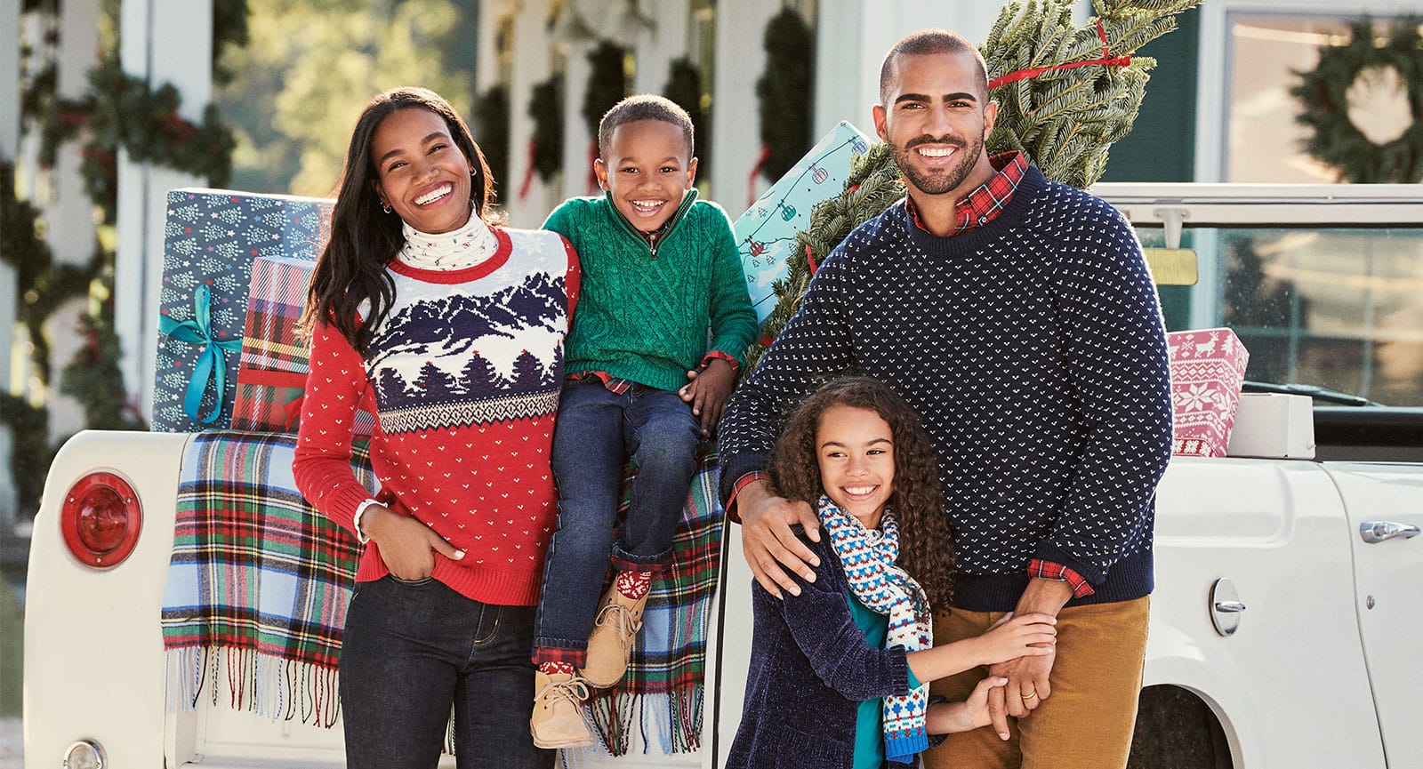 Weihnachtspullover für die ganze Familie 