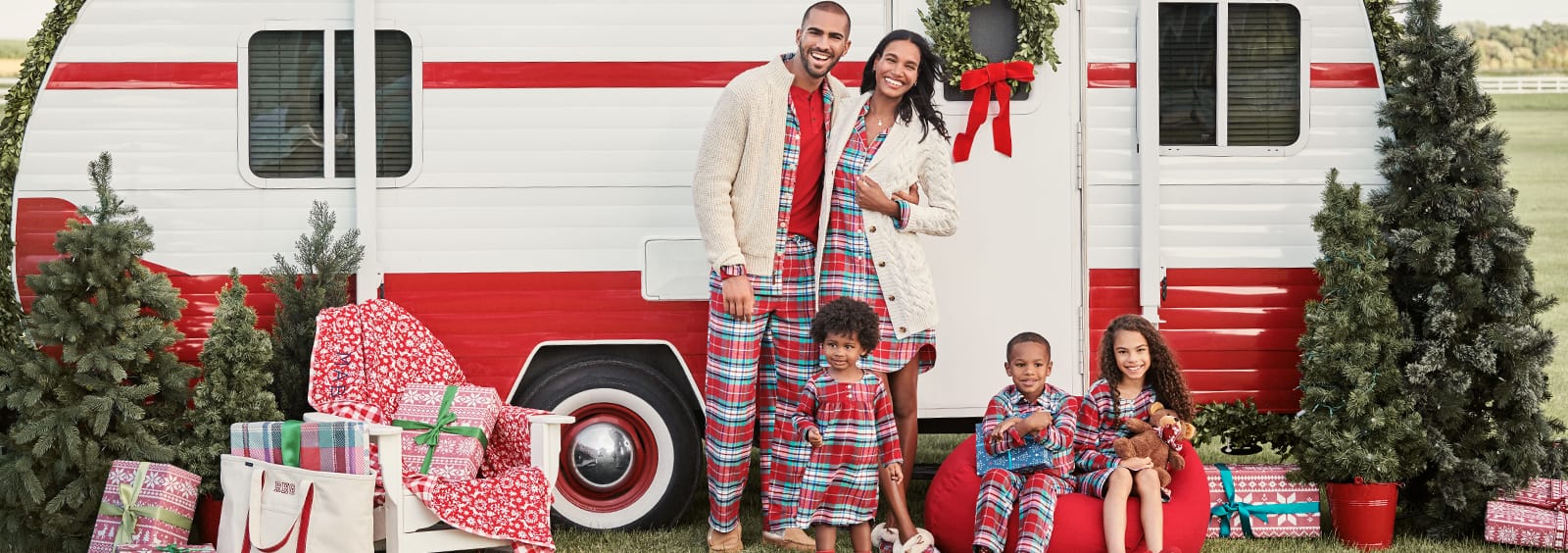 Lustige Familienbilder im Schlafanzug für Ihre Weihnachtskarte